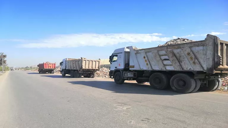 بالصور- رفع 430 طن مخلفات صلبة بنطاق مركزي المنصورة وطلخا بالدقهلية