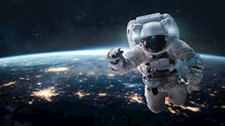 نقل مراكز بيانات الذكاء الاصطناعي إلى الفضاء.. ما القصة؟ نقل مراكز بيانات الذكاء الاصطناعي إلى الفضاء.. ما القصة؟