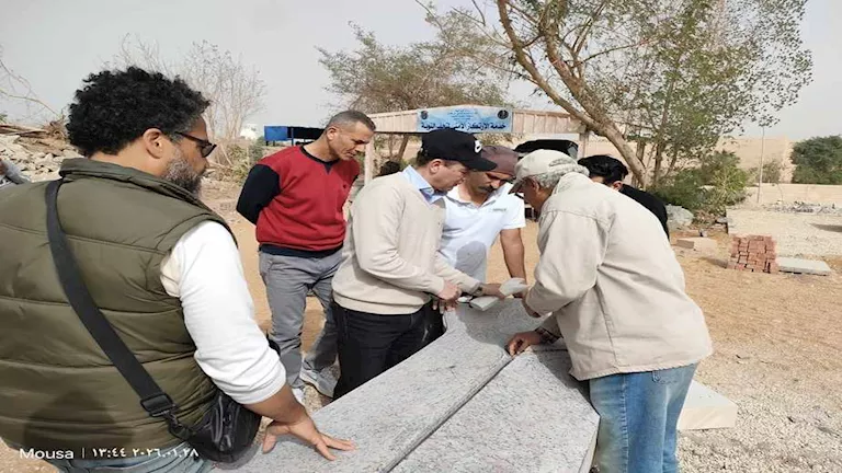 رئيس صندوق التنمية الثقافية يتفقد أعمال الفنانين بسيمبوزيوم أسوان (صور