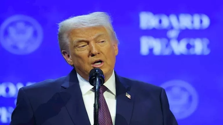 عاجل.. ترامب: أسطول جديد من السفن الحربية يتجه نحو إيران.. وعلى طهران اختيار الحكمة 