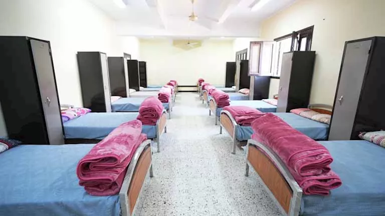 صحة أسيوط تنفي شائعات غياب الأطقم الطبية عن مستشفى علوان