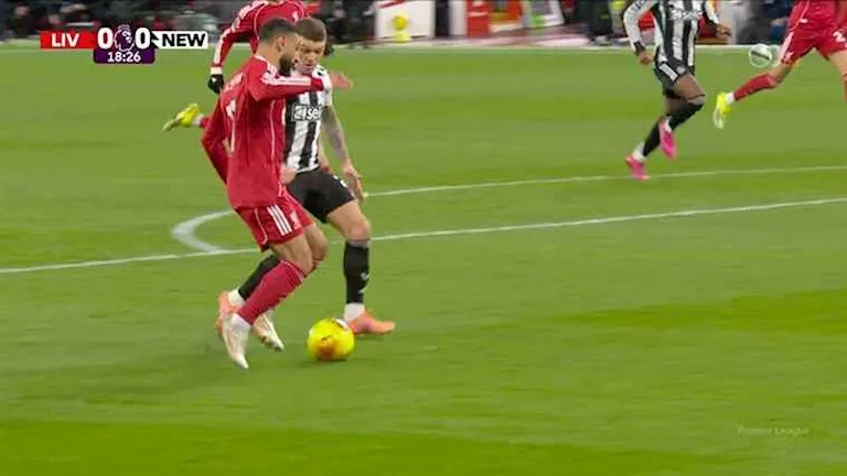 فيديو أهداف الشوط الأول من مباراة ليفربول ونيوكاسل بالدوري الإنجليزي