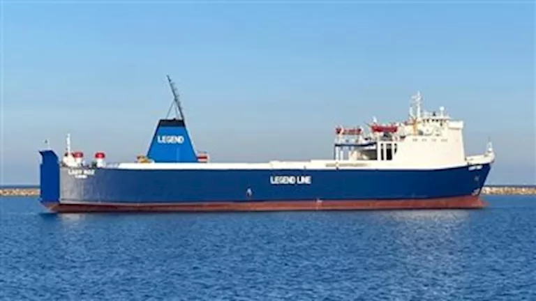 تداول 20 ألف طن بضائع و620 شاحنة بموانئ البحر الأحمر