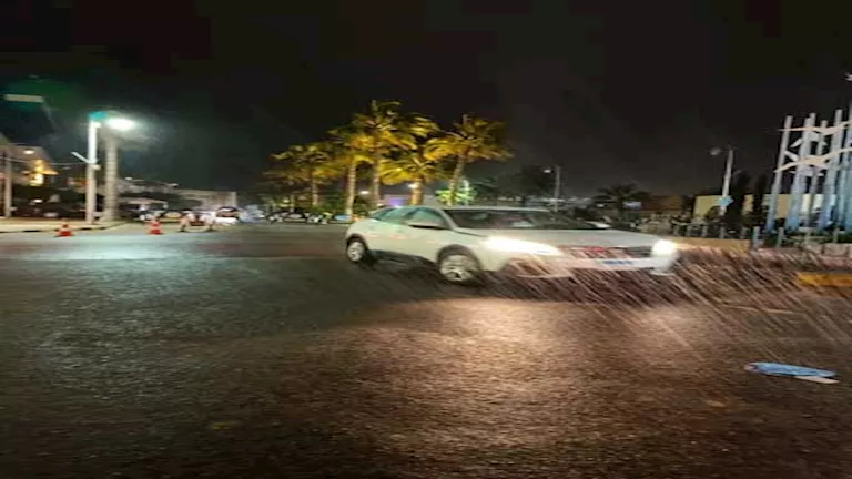 بدأت مبكرًا قبل موعدها.. هطول أمطار الفيضة الكبرى على الإسكندرية- صور 