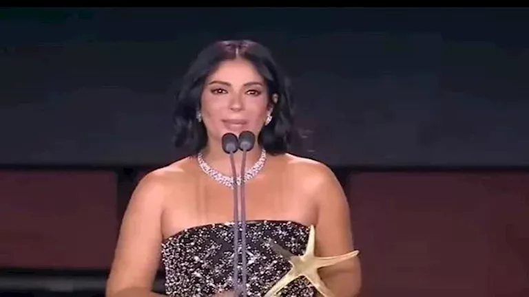أول تعليق من أحمد حلمي على تكريم منى زكي_3