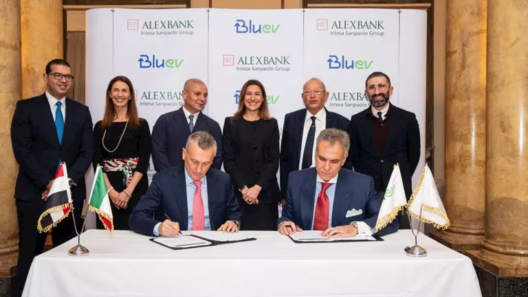 مذكرة بين بنك الإسكندرية وتابعة “لأوراسكوم للاستثمار” لتمويل الدراجات