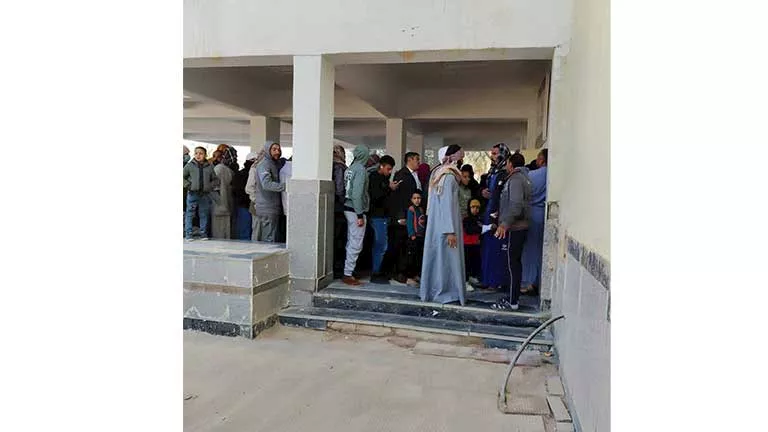 الكشف على 2658 حالة وإجراء 272 عملية جراحية في قافلة مجانية بالفرافرة