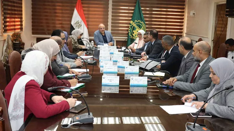 بالموبايل أو الكارت.. القليوبية تبحث تعميم الدفع الإلكتروني بأتوبيسات