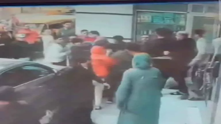 فيديو صادم يهز الشرقية.. اعتداء عنيف على سيدة في “أبو كبير” والأمن يتد