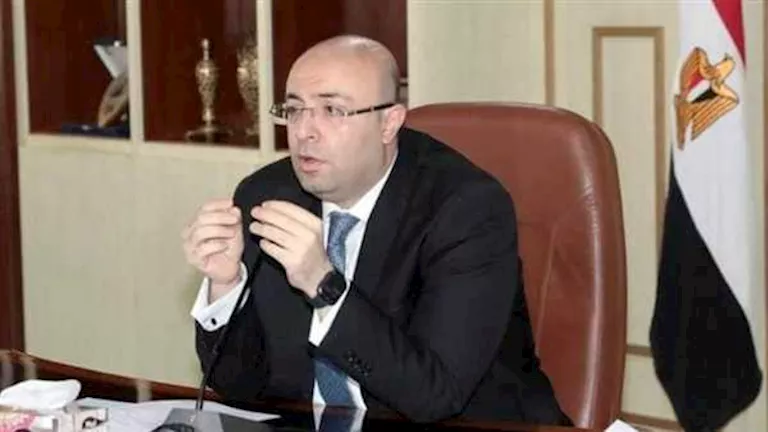 حركة المحافظين الجديدة.. محمد هاني غنيم يؤدي اليمين الدستورية محافظًا للفيوم 