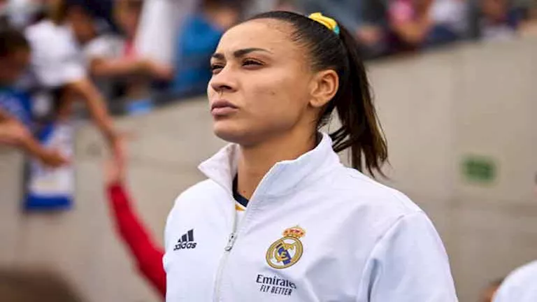 اعتنقت الإسلام.. من هي البرازيلية كاثلين سوزا لاعبة النصر السعودي؟