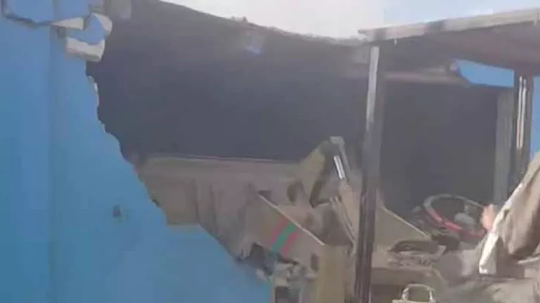 مصر – استخدم اللودر.. فيديو متداول لهدم منزل سيدة بسوهاج (صور)