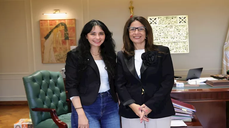 مصر – وزير الثقافة يجتمع مع الموسيقار نسمة عبد العزيز لإطلاق كرنفال فني بالقرى