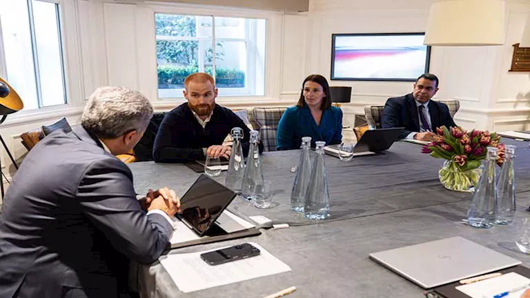 تفاصيل لقاء وزير السياحة مع منظمي الرحلات العاملين في السوق البريطاني