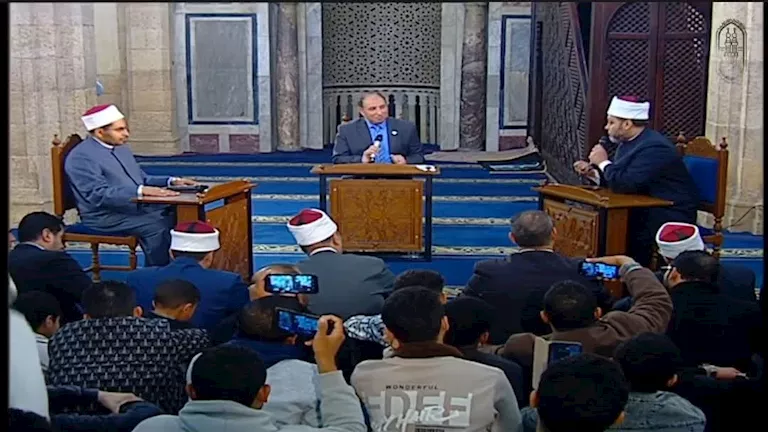 ملتقى بالأزهر: قِوامة الرجل مسؤولية شرعية لا تسلّطًا واستعلاء على المرأة 