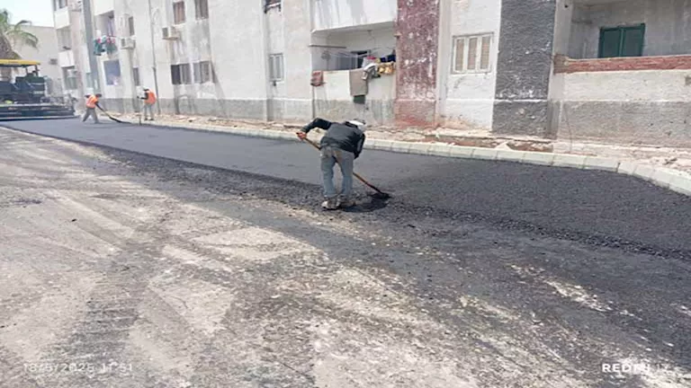 بتكلفة 55 مليون جنيه.. تطوير شبكة الطرق الداخلية بطور سيناء (صور) 