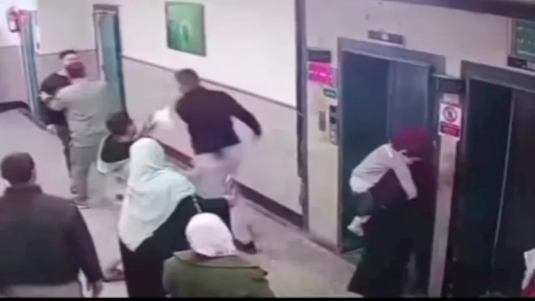 بعد ظهور فيديو اعتدائه أولًا.. طبيب عظام الباجور: “دافعت عن نفسي ولن أ