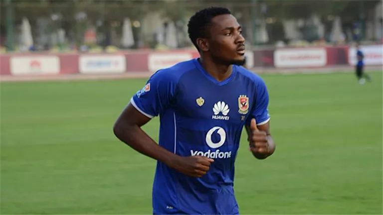 جونيور أجايي لاعب الأهلي السابق ينتقل إلى فريق الكرامة السوري