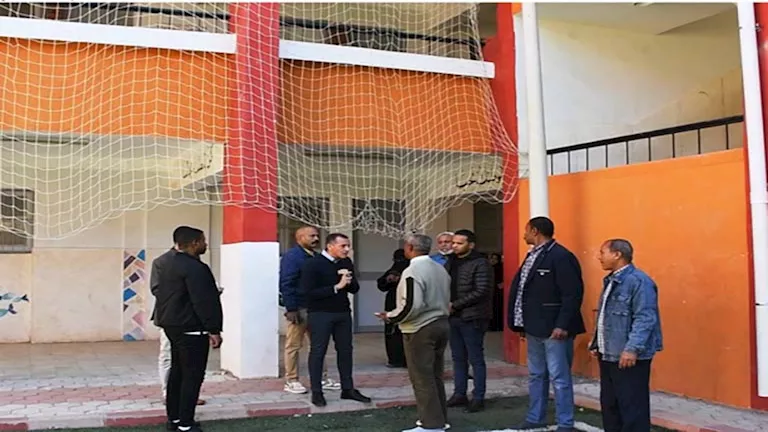 مصر – زيارة مفاجئة لمحافظ أسوان لمدرستي النور والسام