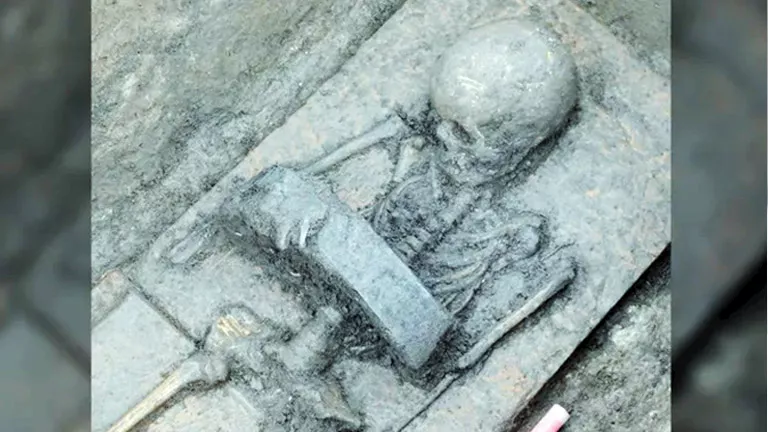 أحزمة المحاربين تفاجئ الموتى الصغار في جنوب إيطاليا