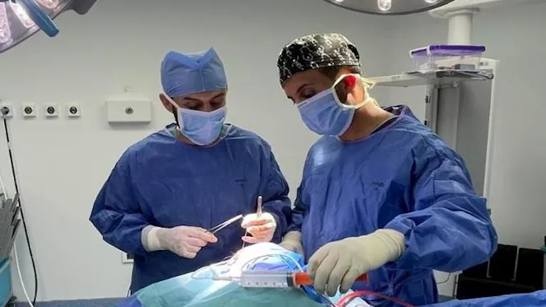 إنقاذ حياة مريض يعاني من نزيف تحت الأم الجافية للمخ