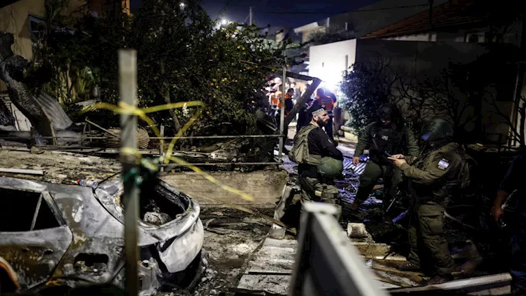 قتلى ودمار بتل أبيب إثر الهجمات الصاروخية الإيرانية