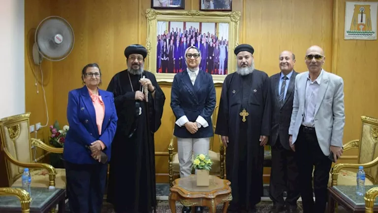 مصر – والي الوادي الجديد يستقبل الأنبا أرسانيوس لبحث إنشاء مجمع كنائس
