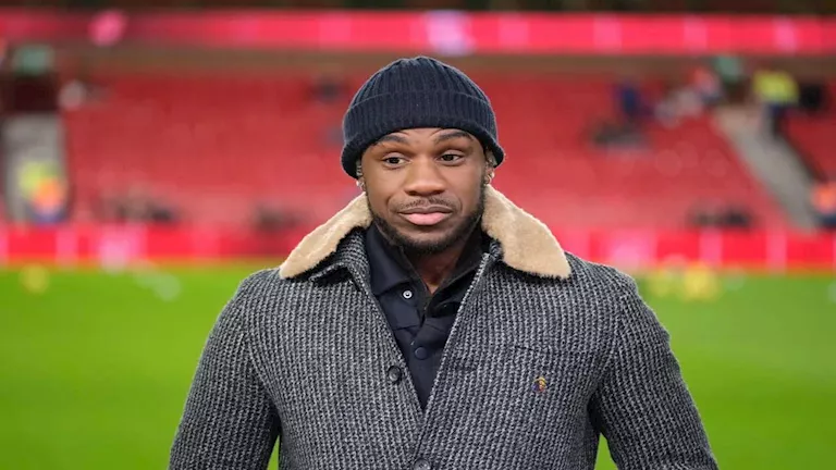 سمعت القنابل.. لاعب وست هام يكشف تفاصيل الظهور الأول مع السيلية القطري