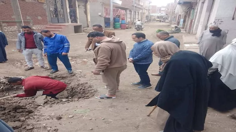 مصر – البدء في إصلاح الصرف الصحي المعطل بزاوية الناعورة بالمنوفية