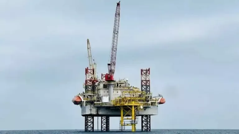 بين حرب الطاقة و20 مليار دولار.. كيف تخفض مصر الفاتورة؟