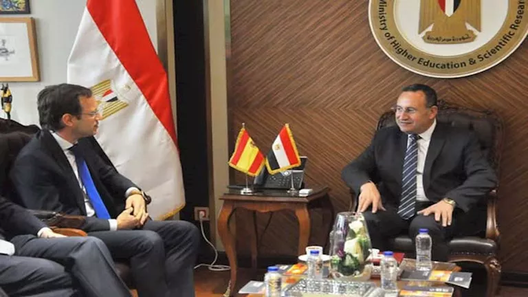 وزير التعليم العالي: استضافة الجامعات الدولية بوابة لتطوير التعليم في
