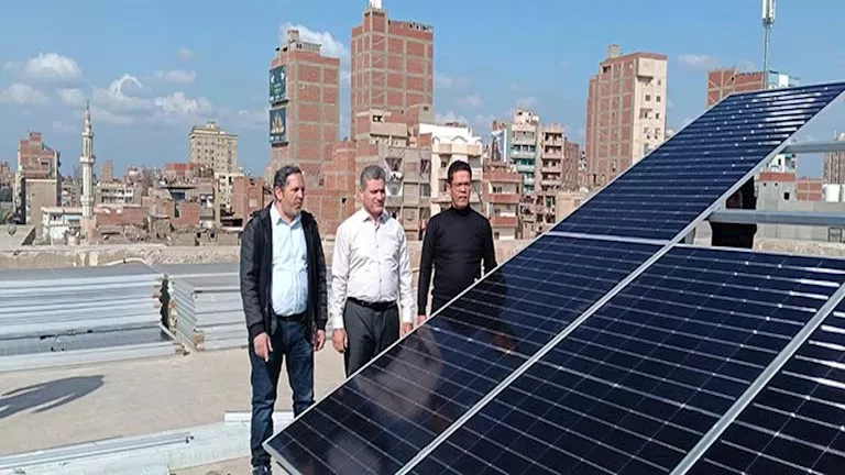 رئيس جامعة بنها يتفقد مشروع إنشاء محطة طاقة شمسية لترشيد الاستهلاك -صور 