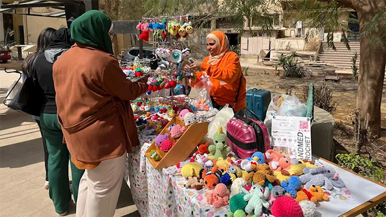 المعرض فرصة لمنتسبي الجامعة وزائريها للاستفادة من العروض المتنوعة