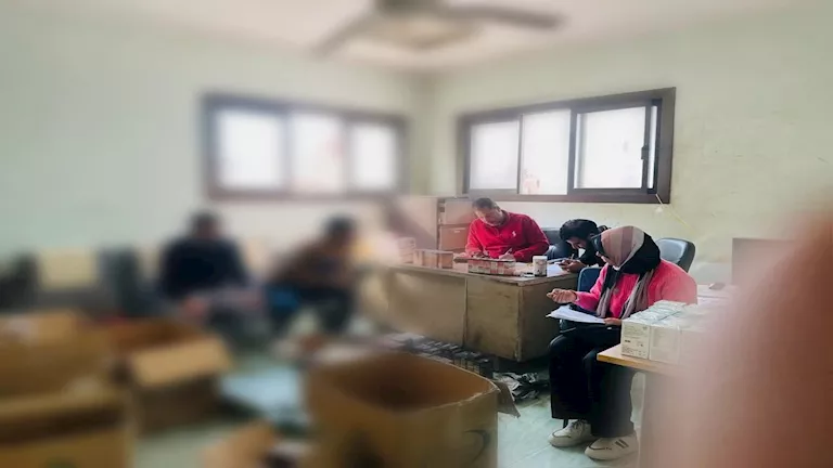 صحة المنيا تغلق مركز علاج طبيعي مخالف ببني مزار