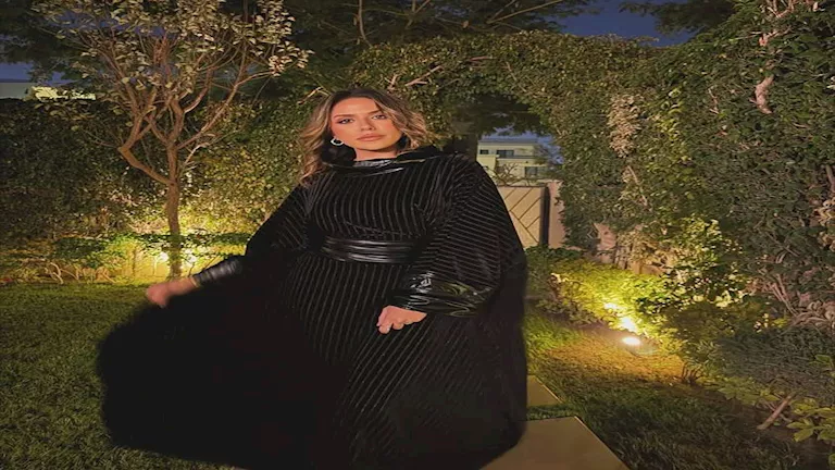 صور جديدة لزوجة عمرو السولية