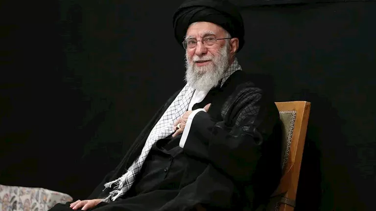 مجلس الخبراء الإيراني يجتمع لاختيار المرشد الأعلى الجديد