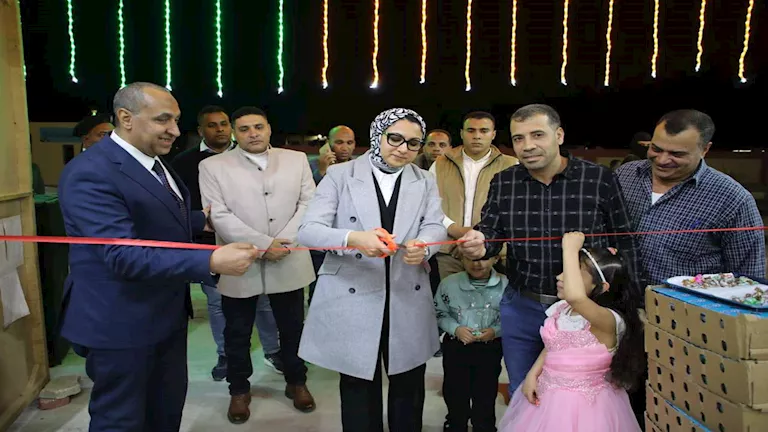 محافظ الوادي الجديد تفتتح منفذ سلع غذائية بالفرافرة