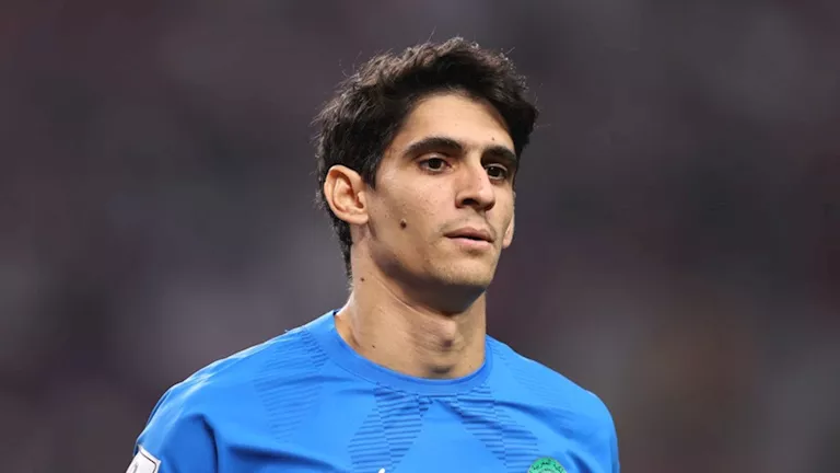 ياسين بونو يودع الركراكي برسالة مؤثرة