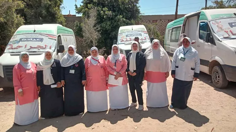 قافلة طبية ببني سويف توفر الكشف والعلاج المجاني