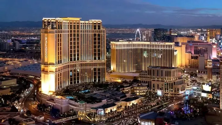 "يتكون من7 آلاف غرفة".. 10 صور ومعلومات عن أكبر فندق في العالم 