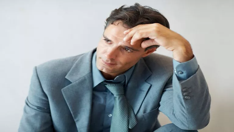 ما أسباب نسيان أماكن الأشياء بشكل متكرر؟ 