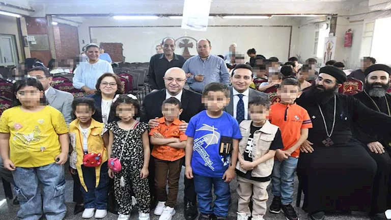 مصر – لقطات إنسانية لمحافظ الفيوم والقيادات التنفيذية خلال احتفالات العيد