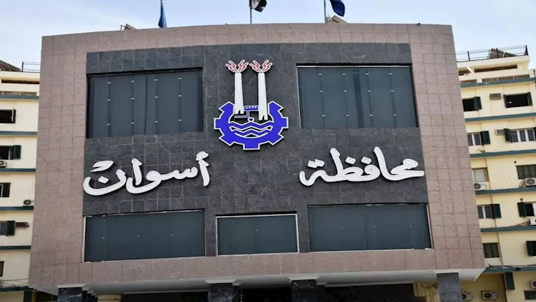 مصر – إجراءات صارمة لتنظيم استهلاك الوقود للمركبات بأسوان