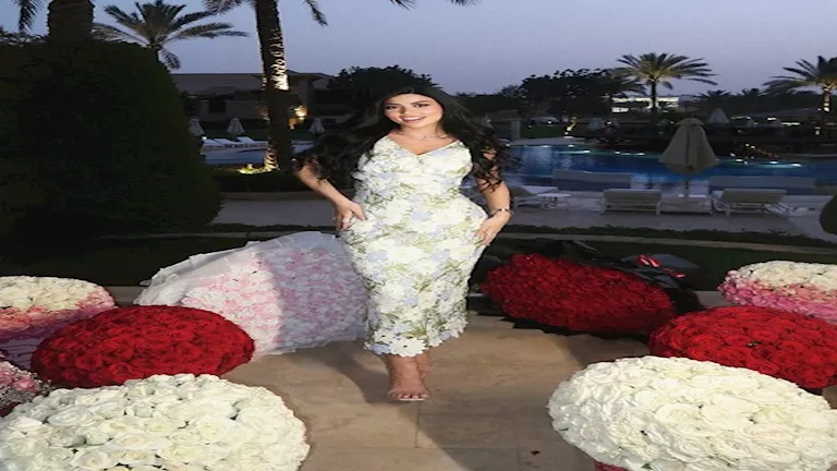 كارولين عزمي