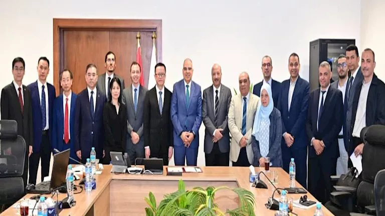 وزير الري يبحث مع الصين تطوير الإدارة الذكية للمياه والتوسع في التحول الرقمي 