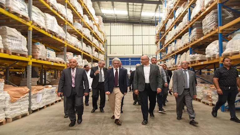 محافظ الإسكندرية ووفد الاتحاد الأوروبي يتفقدان المنطقة الحرة بالعامرية