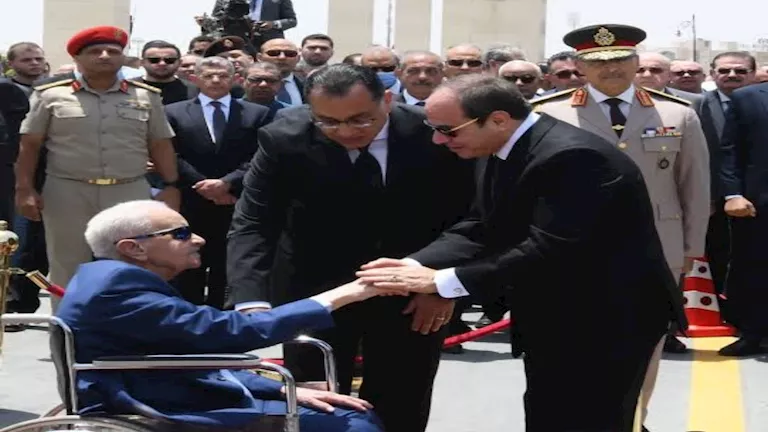 الرئيس السيسي واللواء كمال مدبولي