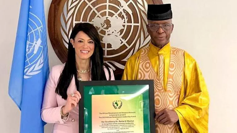 “القومي للمرأة” يهنئ الدكتورة رانيا المشاط لفوزها بجائزة التميز