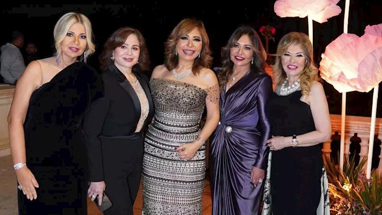 لميس الحديدي تنشر صورًا تجمعها بنجوم الفن من حفل خطوبة نجلها نور عمرو أديب 