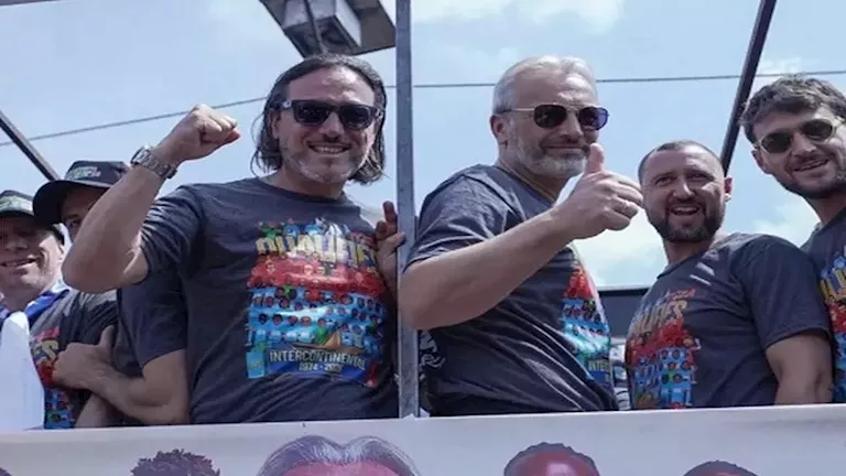 منتخب الكونغو الديمقراطية يحتفل بالتأهل للمونديال وسط جماهيره